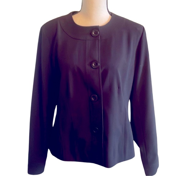 Chico’s Black Stretch Button Down Jacket Size 8 - Picture 3 of 12